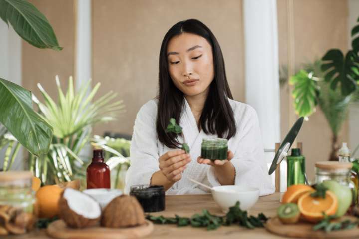 Solutions naturelles acné adulte
